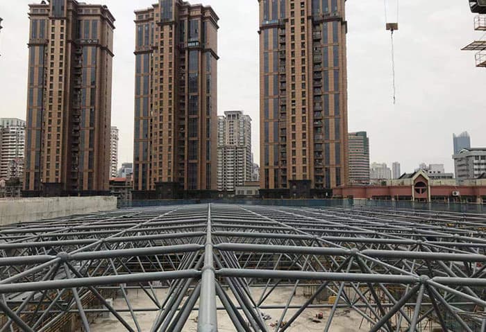 新乐螺栓球网架结构